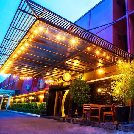 Q Hotel Bangkok Exterior foto