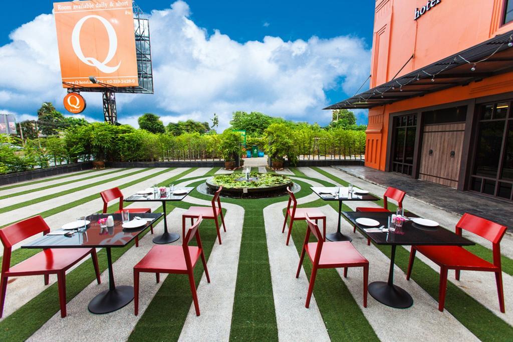 Q Hotel Bangkok Exterior foto