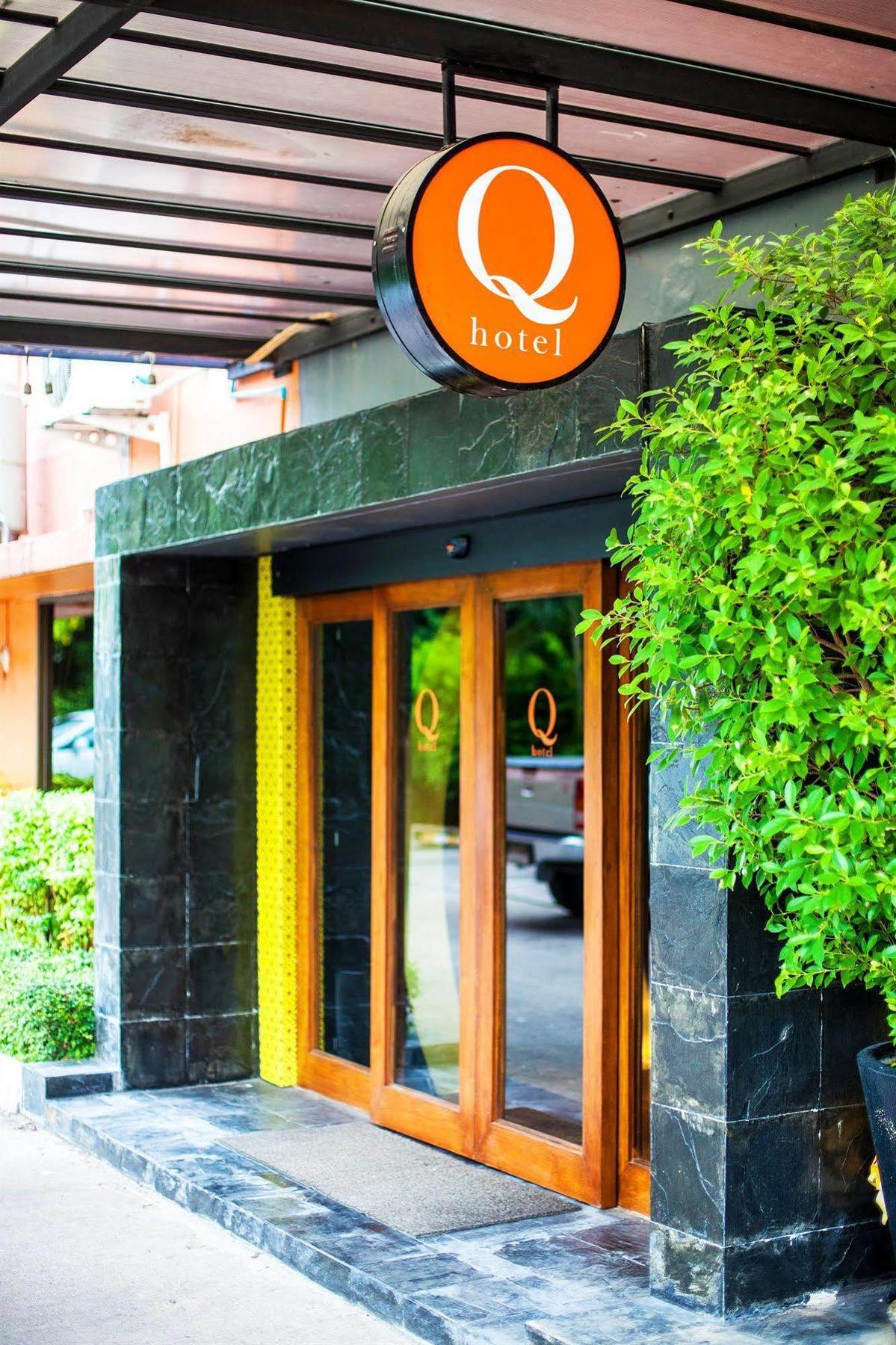 Q Hotel Bangkok Exterior foto