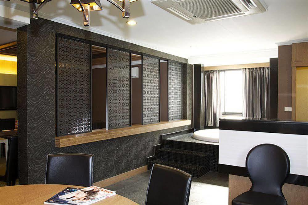Q Hotel Bangkok Exterior foto